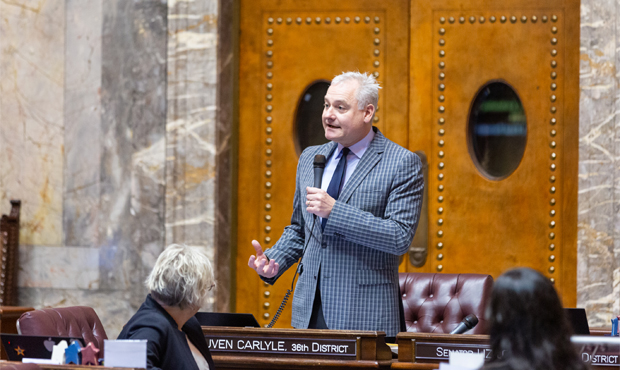 Senator Reuven Carlyle on the floor of the Washington State Senate 