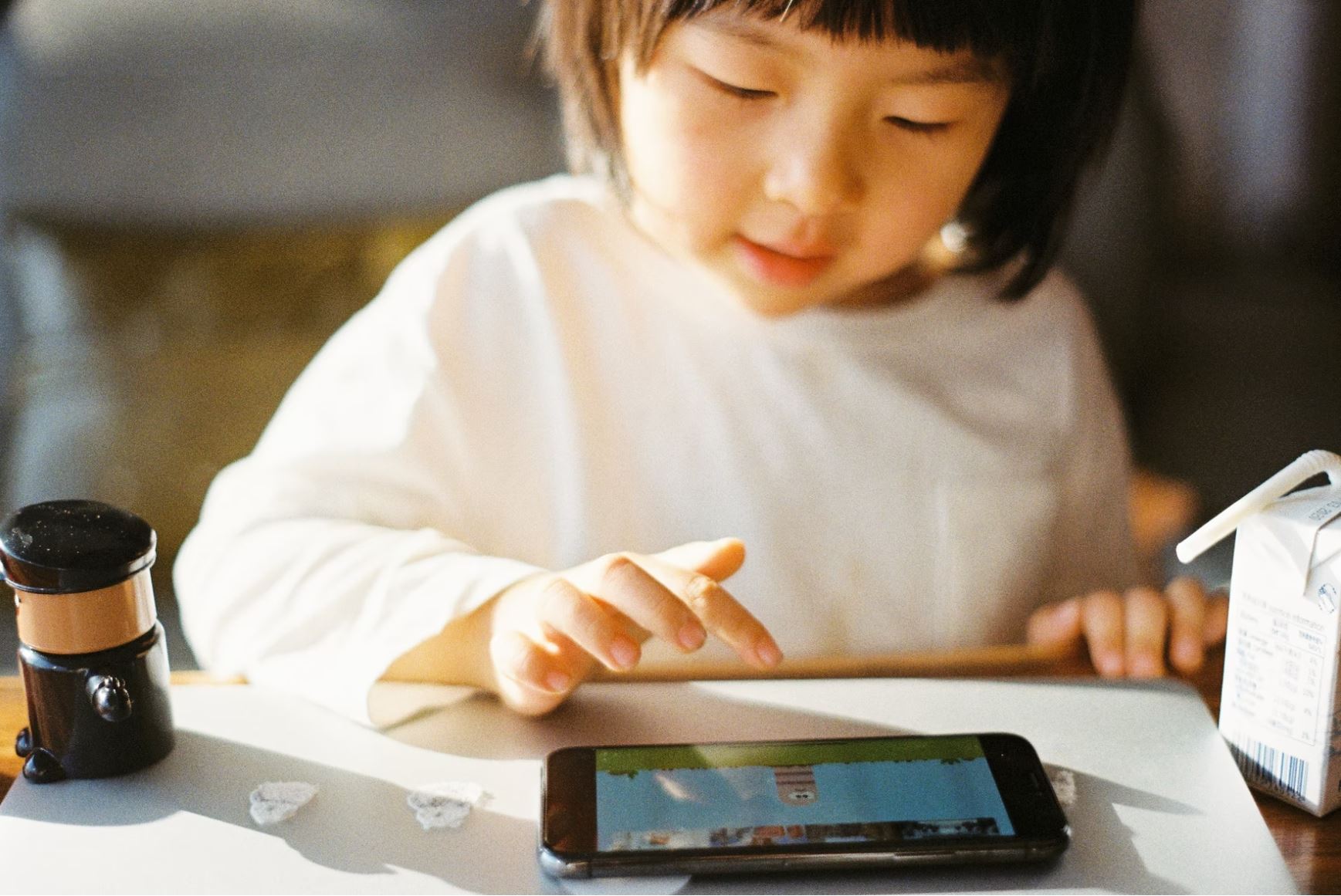 Child with phone